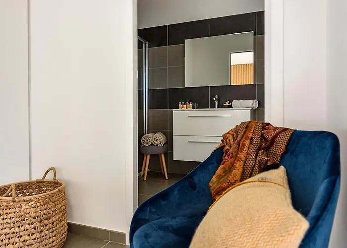 Отель Calarossa Bay